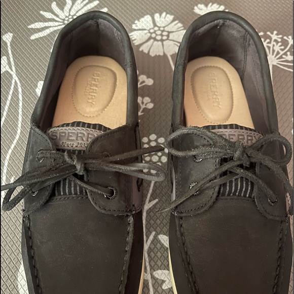 SPERRY BOAT SHOES! - Picture 3 of 4